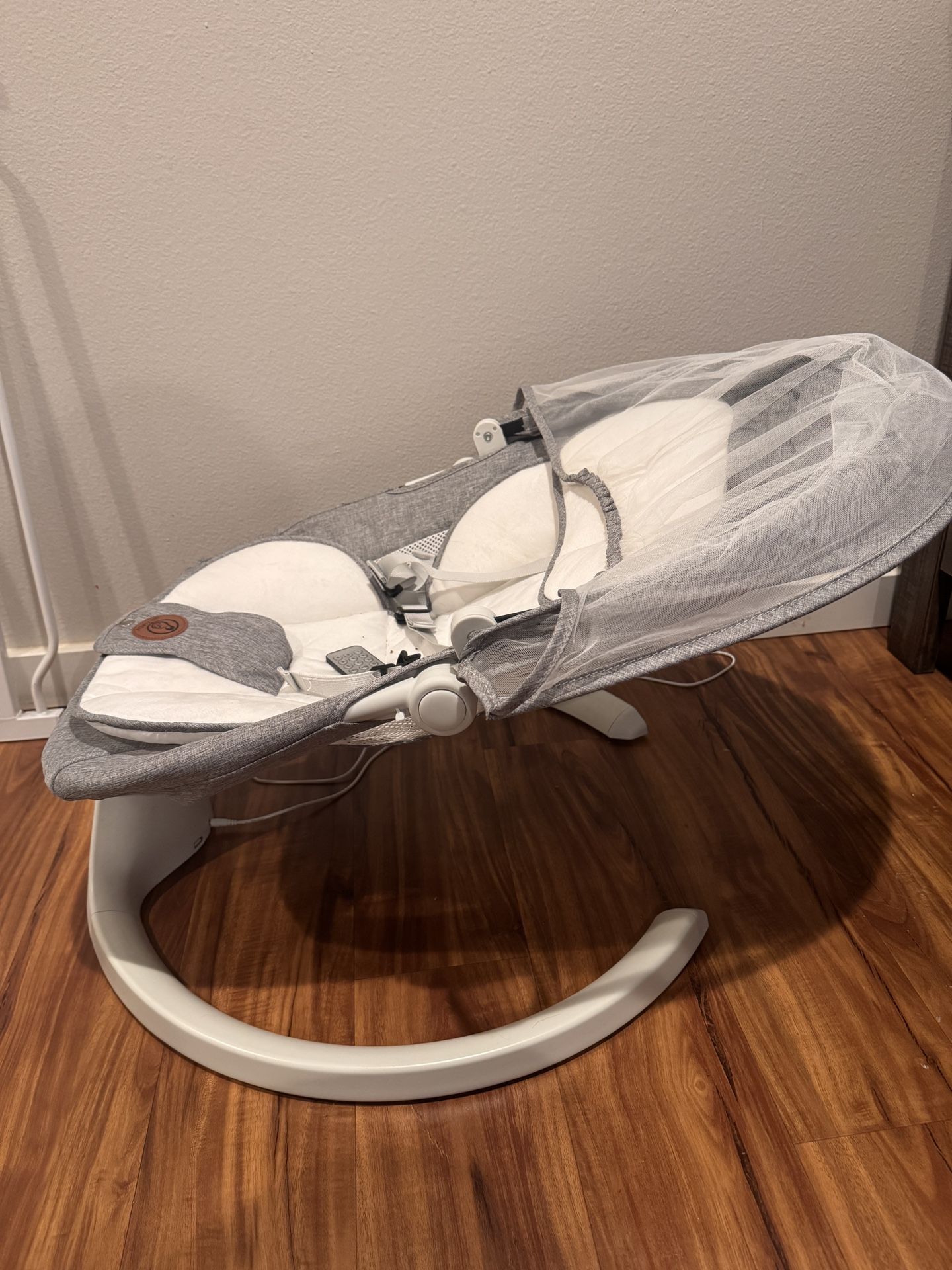 ✨ Baby Rocker / Infant Bouncer – Excellent Condition – $40 ✨
