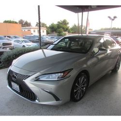 2019 Lexus ES ES 300h Luxury Sedan 4D 