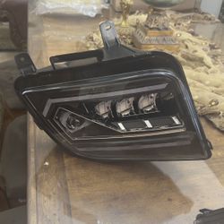 05-09 Mustang VLAND Headlights 