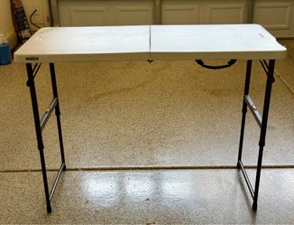 Lifetime 4-Foot Adjustable Height Nesting Table