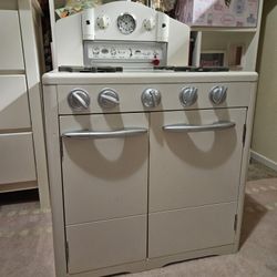 Pottery Barn Kids Retro Kitchen White 