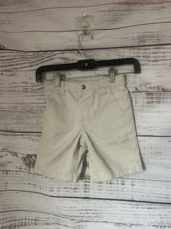 Calvin Klein Boys beige Shorts size 4