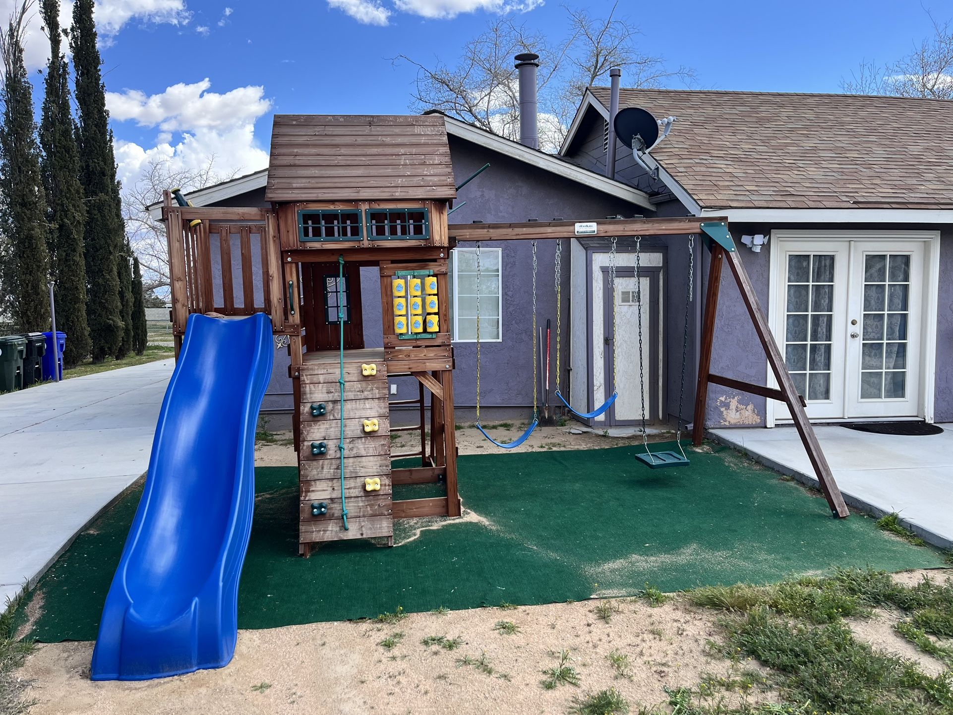 Outdoor Swing Set 