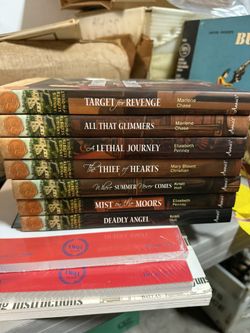 Book Lot Annie's Secrets of the Quilt Series - 8 books