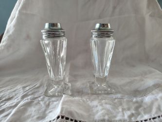 Glass Salt and Pepper Shaker Set
