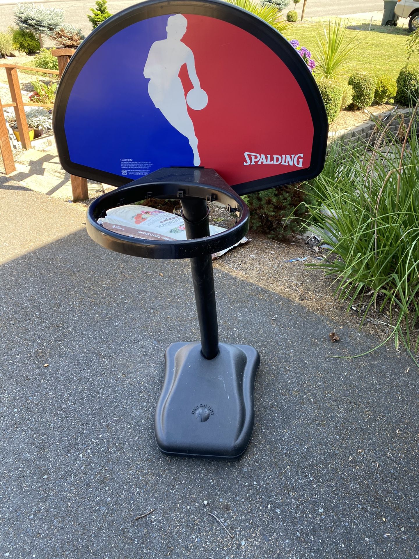 NEW Spalding Kids Adjustable Basketball Hoop