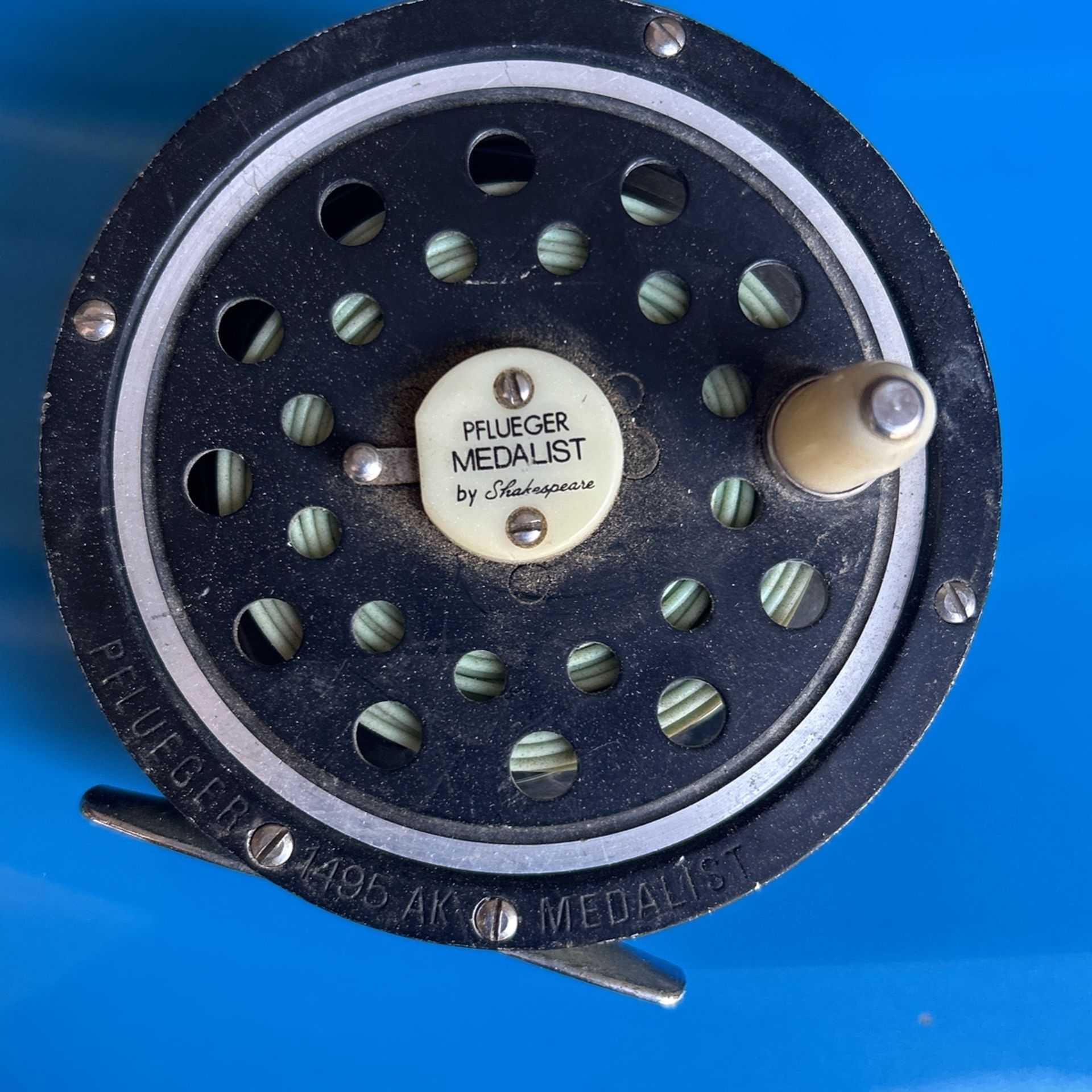 Pflueger Medalist Fishing π£ Reel