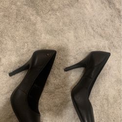 Vera Wang Heels Size 8