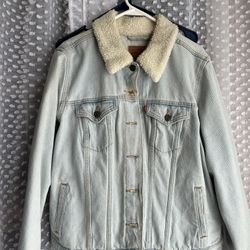 Women’s Levi’s Jean jacket 