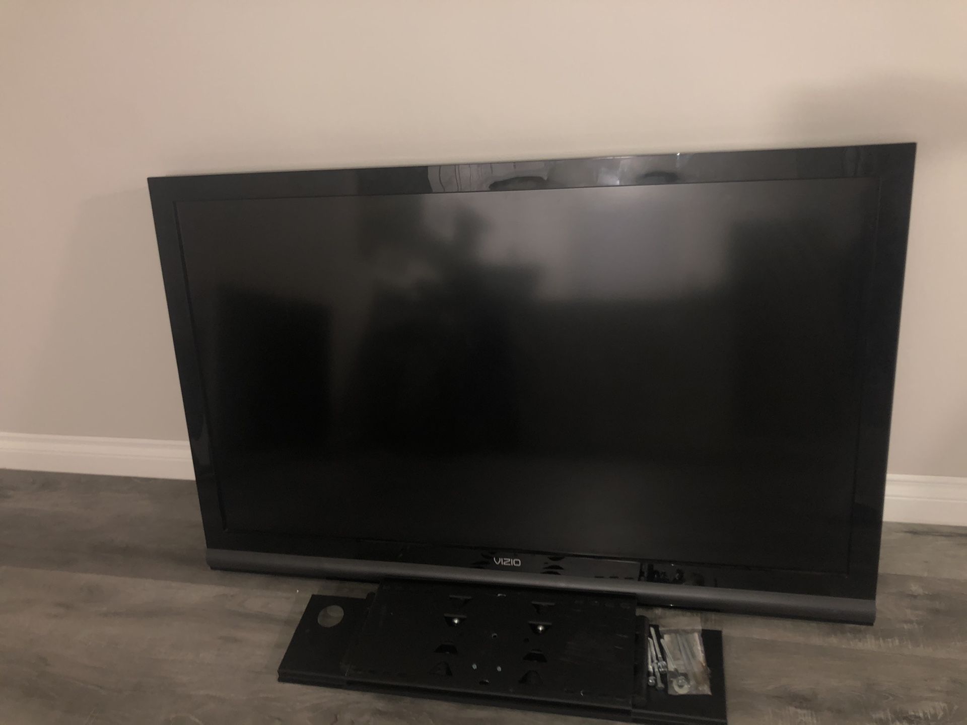 55inch VIZIO Plasma Tv w/ Remote & Wall Mount! ONLY $200
