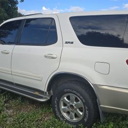 2004 Toyota Sequoia