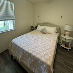 Upholstered Wingback Bed (Beige)