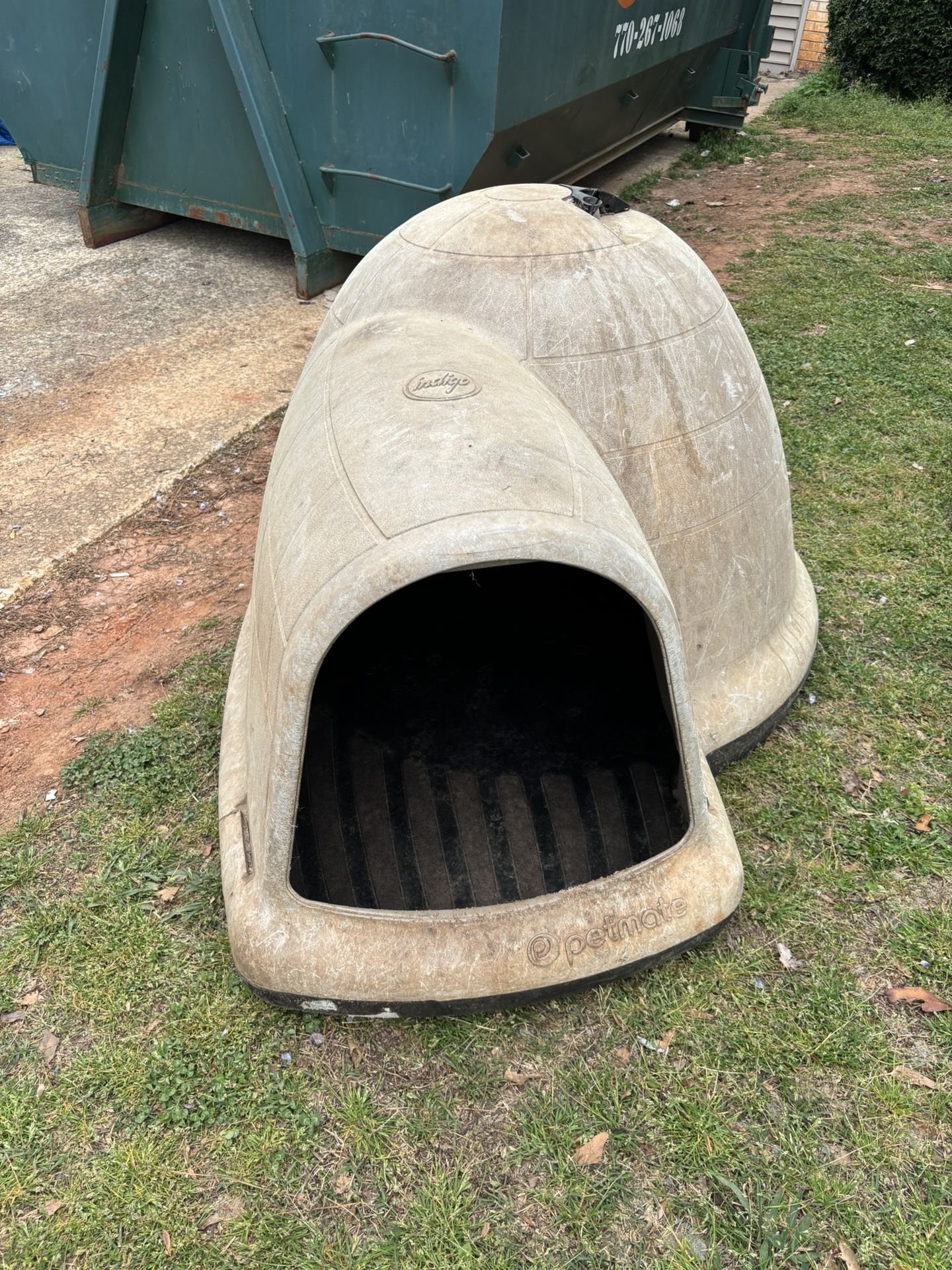 XL Dog Igloo