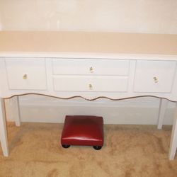 Vintage White wooden table or desk With 3 Drawers 