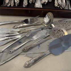 108-Piece Silverplate Flatware w/Chest