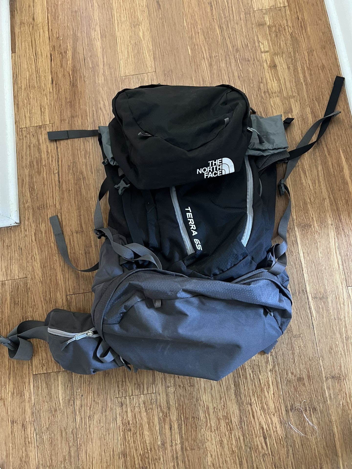 The North Face Terra 65 Hiking Backpack – Excellent Condition