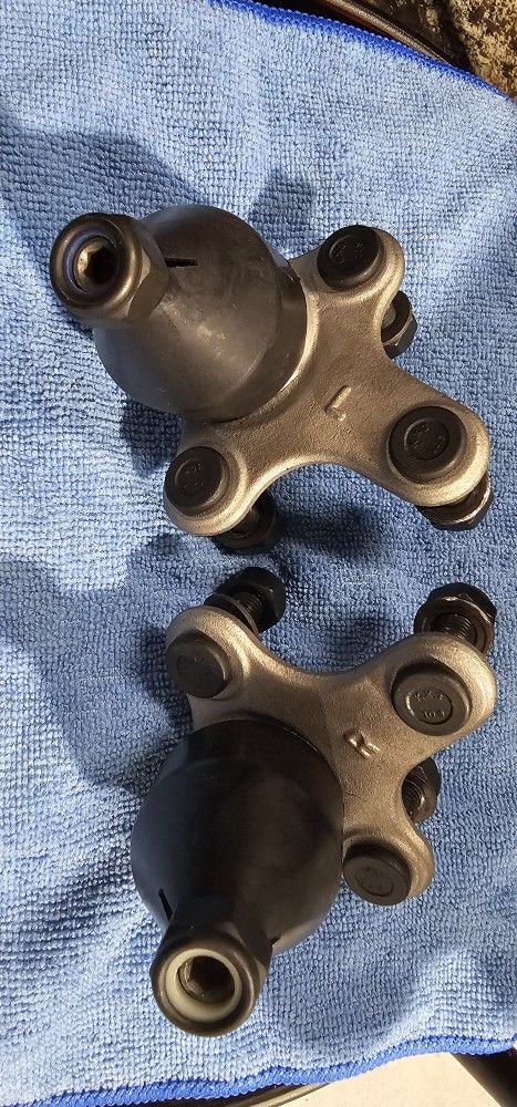2016 Volkswagen Passat Lower Ball Joint-pair