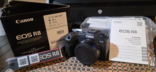 Canon EOS R8 Mirrorless Camera