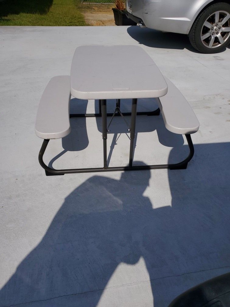 Children's Table