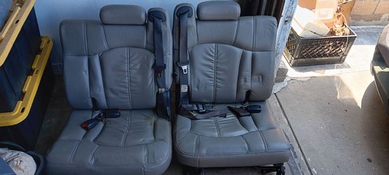 2003 Chevy Tahoe seats