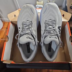 MENS HOKA BONDI 8 SIZE 13 X-WIDE 4E