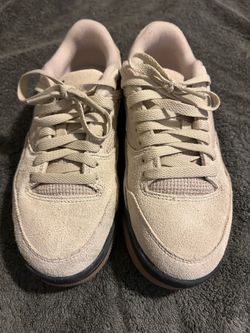 are the Jordan Flight Court "Rattan/Anthracite" Size 7.5