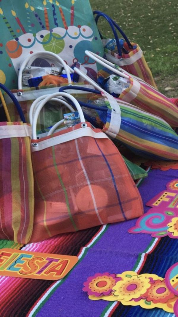 Goodie bags for Mexican theme party! Bolsitas para dulce para fiestas