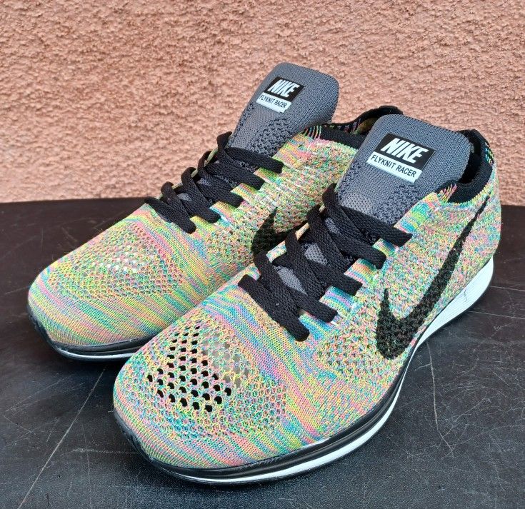 NIKR FLYKNIT RACER