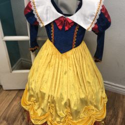 Kids Snow White Girls Costume Small (size 5-6)