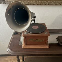Thomas Home Phonograph 
