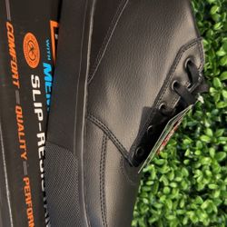 Sketchers Work Boots Non Slip Men 8.5