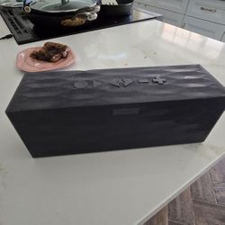 Jawbone Portable Speaker J2011 - Please read!