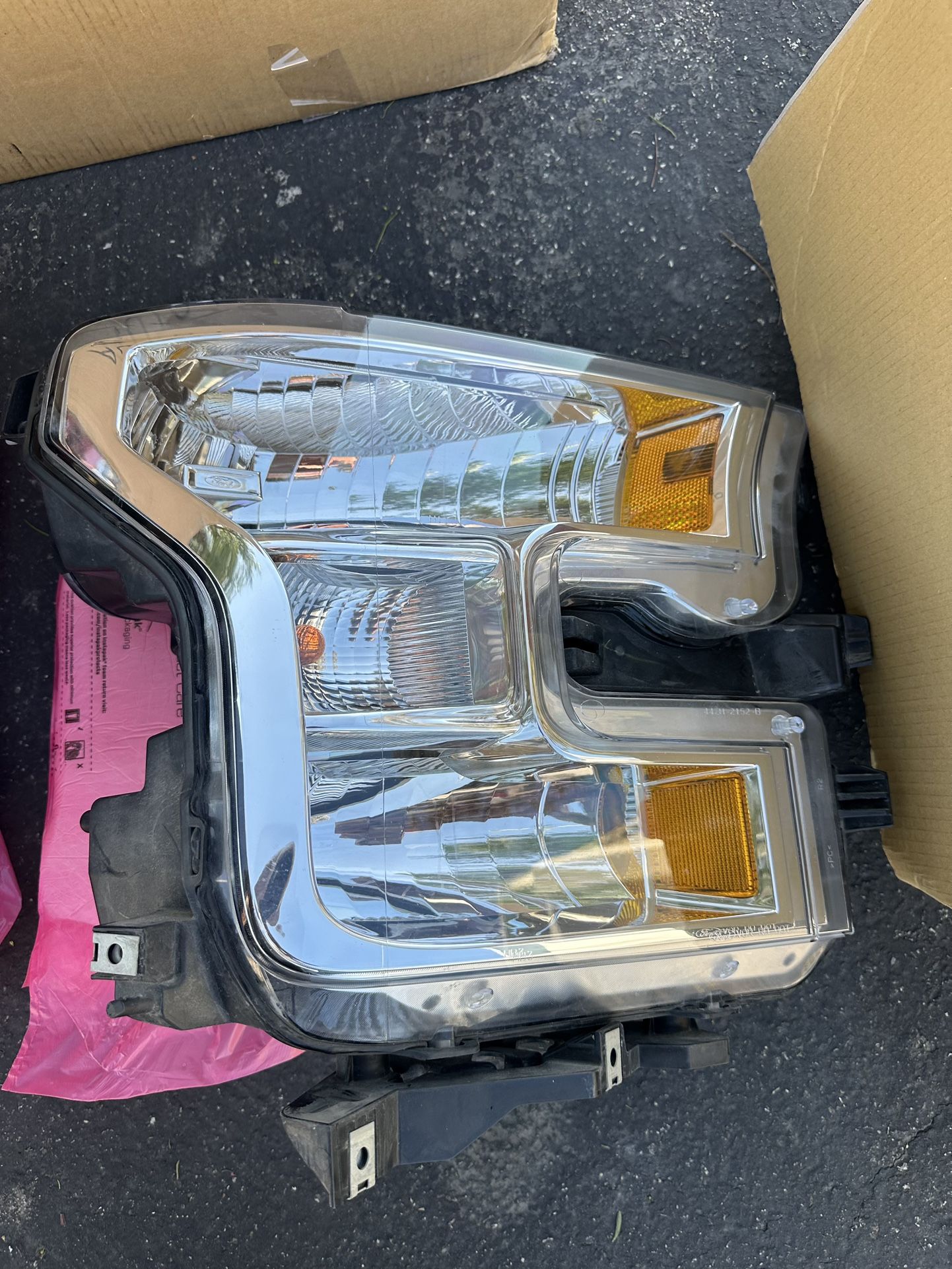 2015-2017 Ford F150 Passenger Side Pickup Truck Headlight Halogen Bright Light Lamp Front