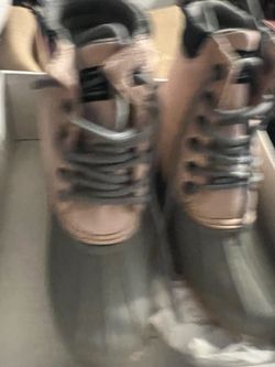 Kids boots size 3