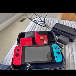 Nintendo switch, 2 controllers and game 