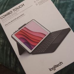 iPad 7th 8th 9th Keyboard Folio Case