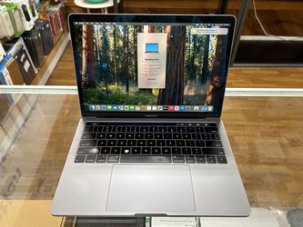 Macbook Pro 13 inch 2018 Touch Bar Four thunderbolt 3 ports core i7 16GB RAM 1TB SSD