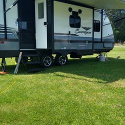 2017 Forest River Surveyor 226brds