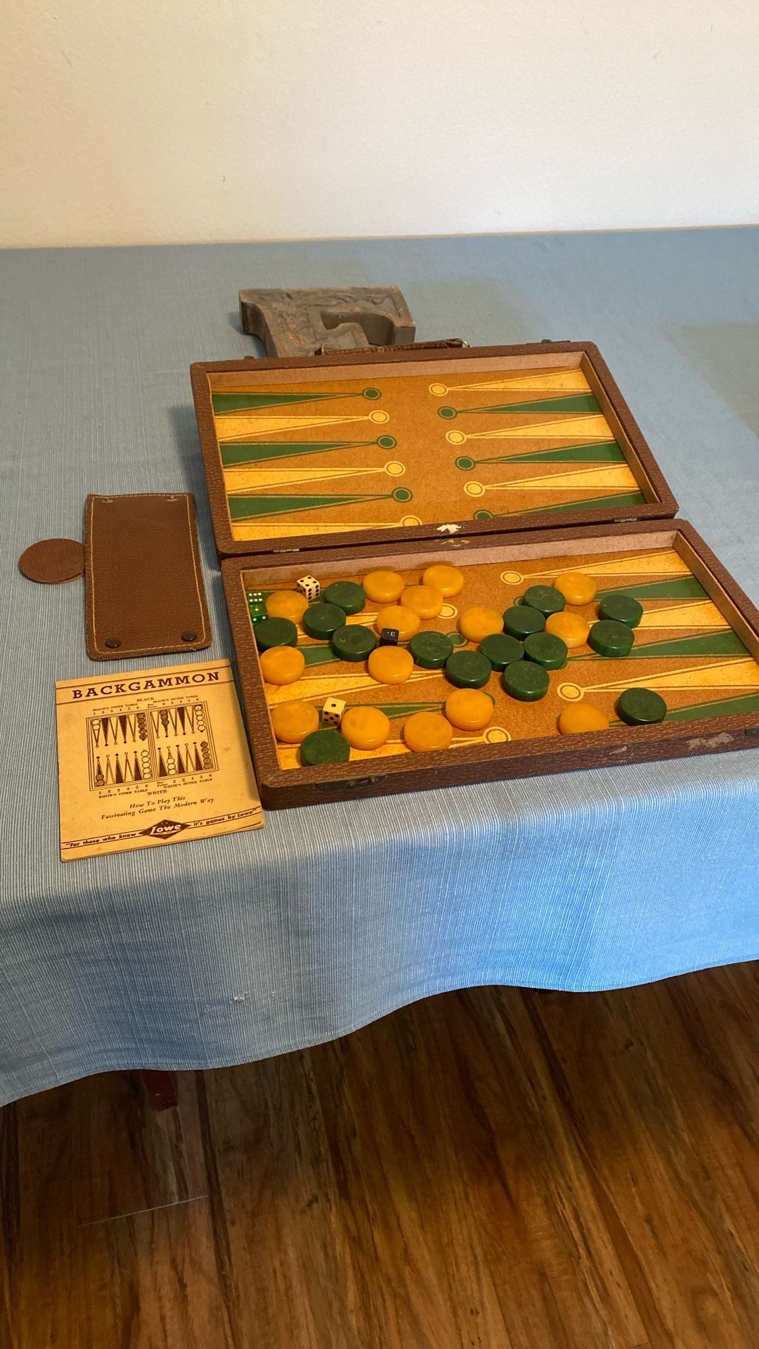 Vintage 1960s Lowe Backgammon Set – Complete w/ Case & Manual