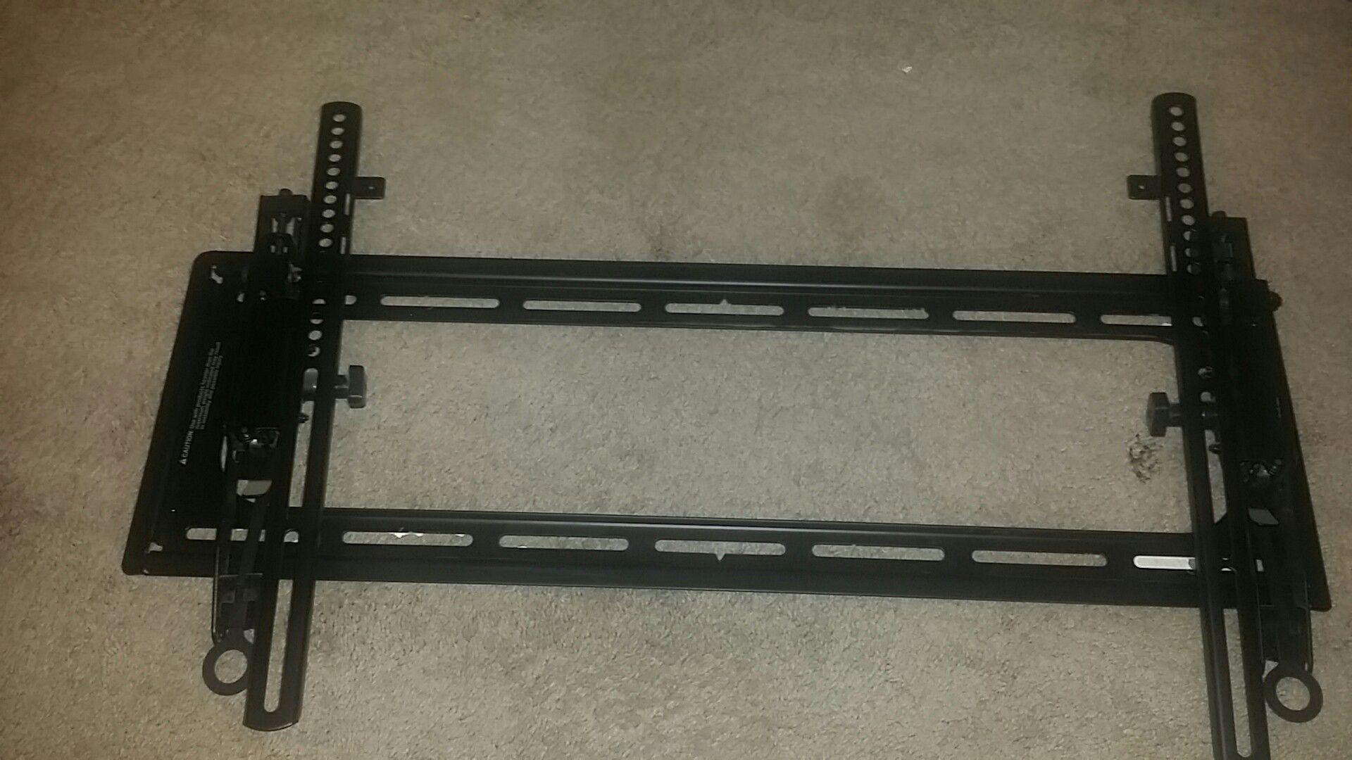 TV mount for wall hold up to 75in