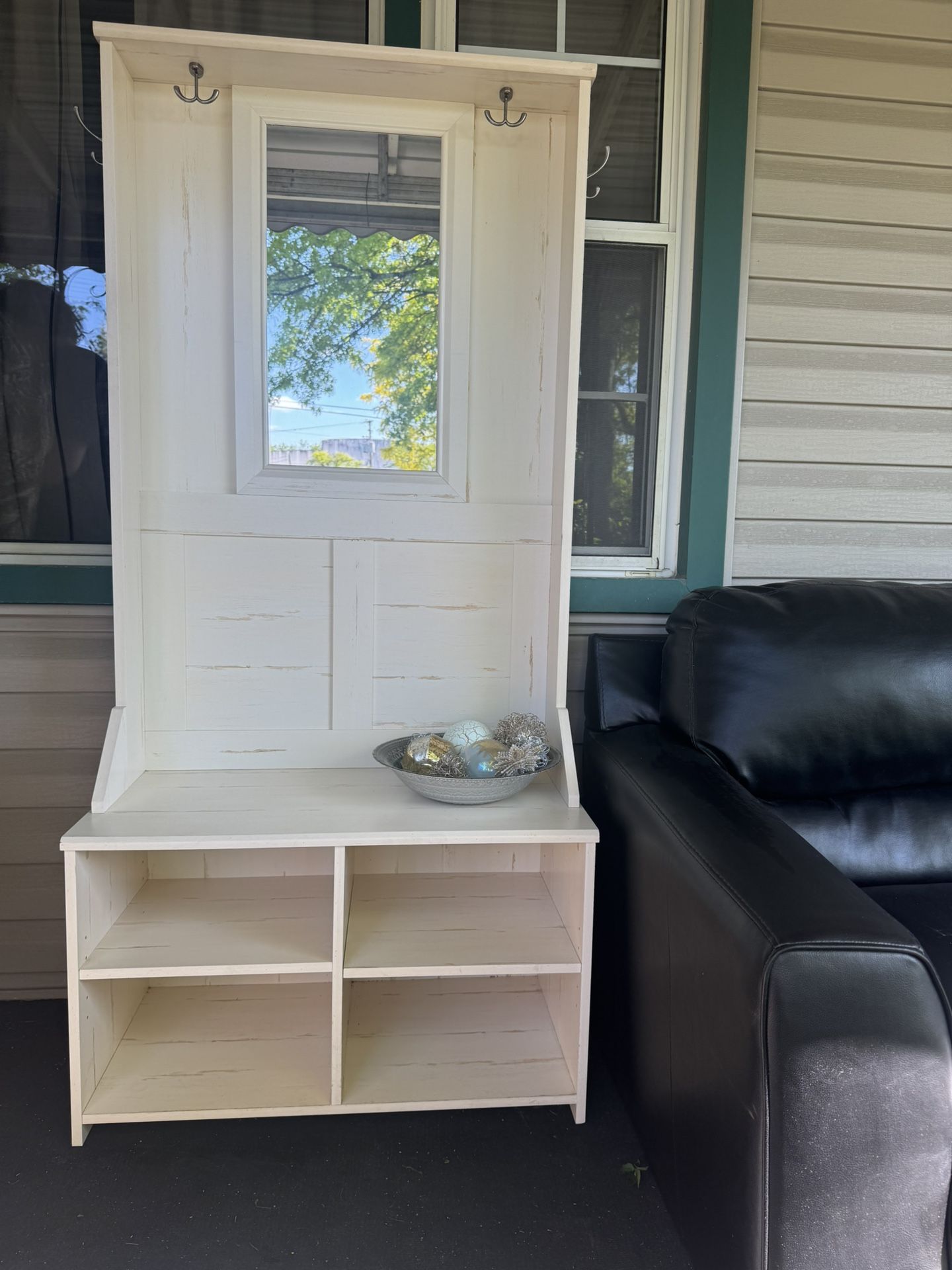 Entry Bench