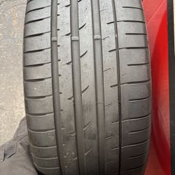 235/35/20 Good Year Eagle F1 Asymmetric 2 One Tire Available With 95 % Of Life