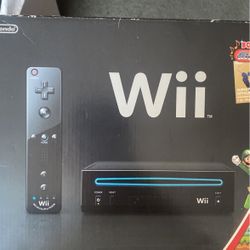 Selling a Black Wii From 2012 With 5 Games