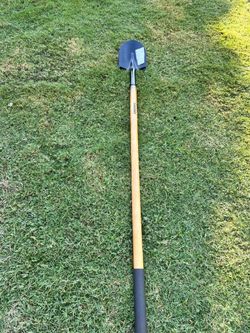 Shop Husky 47 in. L Wood Handle Floral Carbon Steel Digging Shovel with Grip
