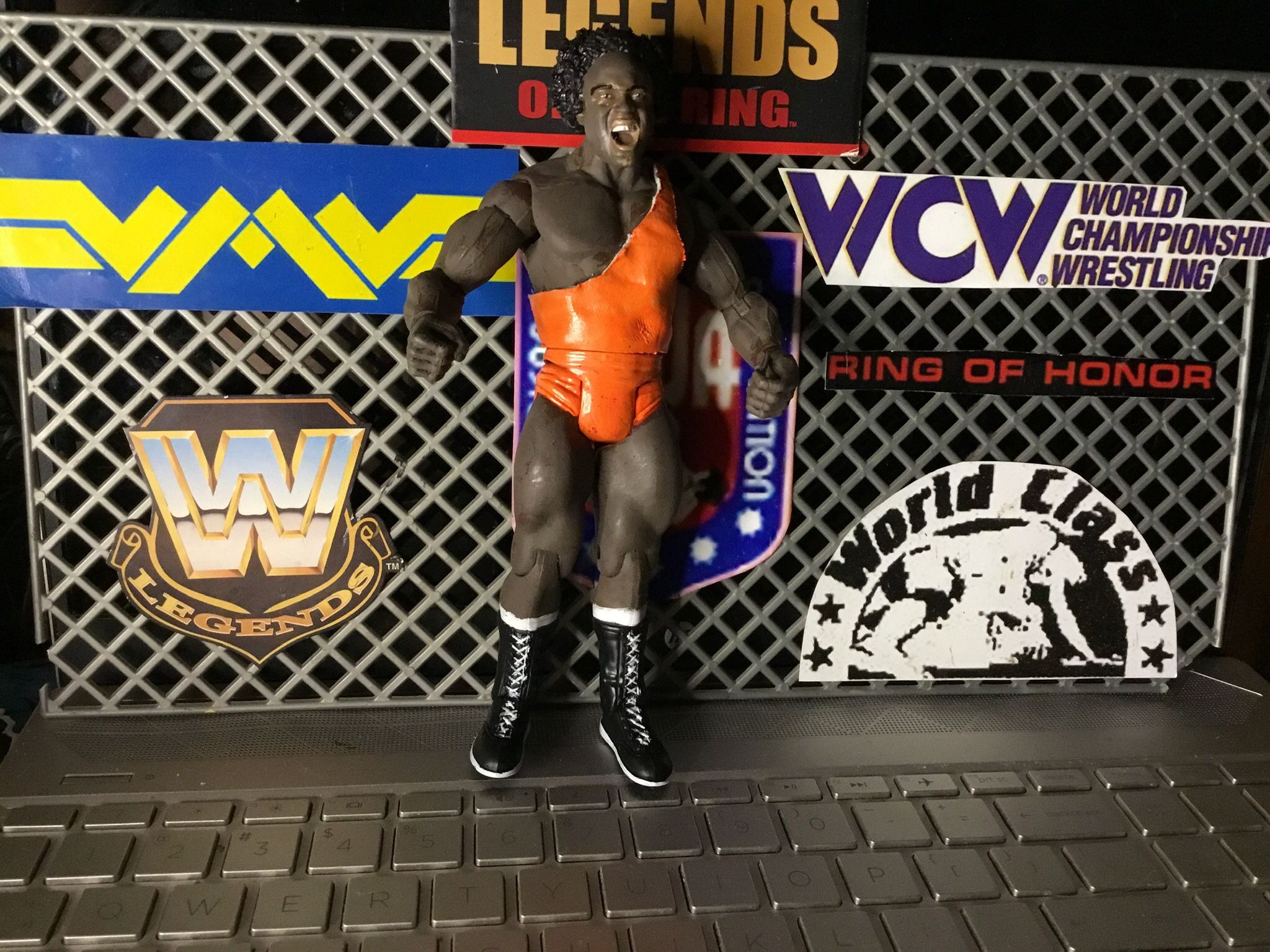 Wrestling Carlos Colon Figure