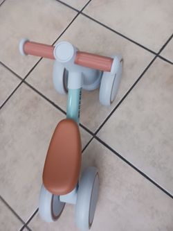 Kids play bike