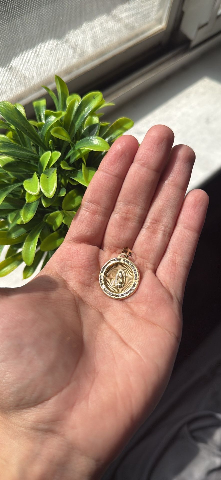virgincita pendant 10k gold