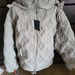 Louis Vuitton Puffer Jacket... OVERSIZED 
