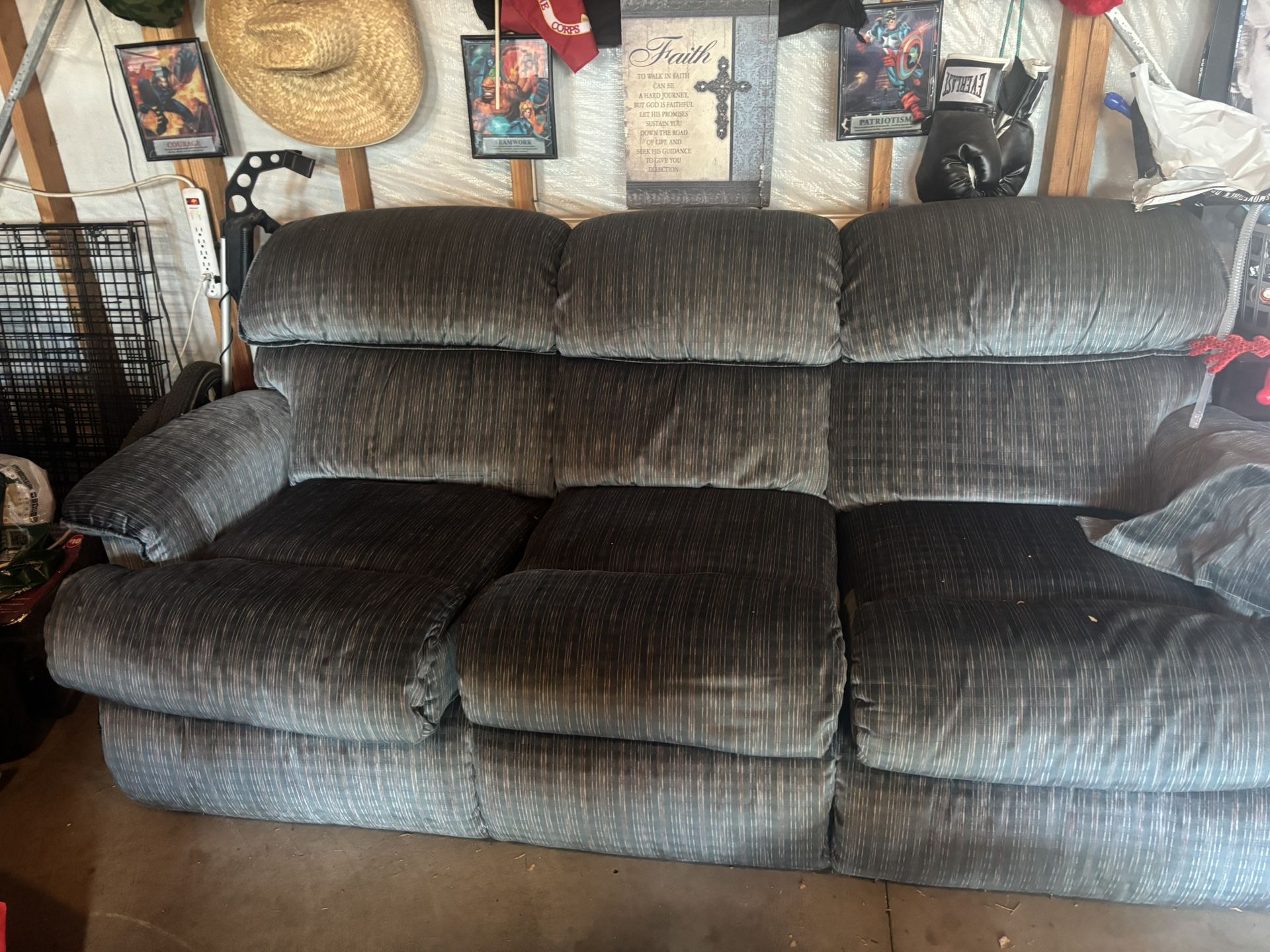 Couch With Queen Pull Out Bed