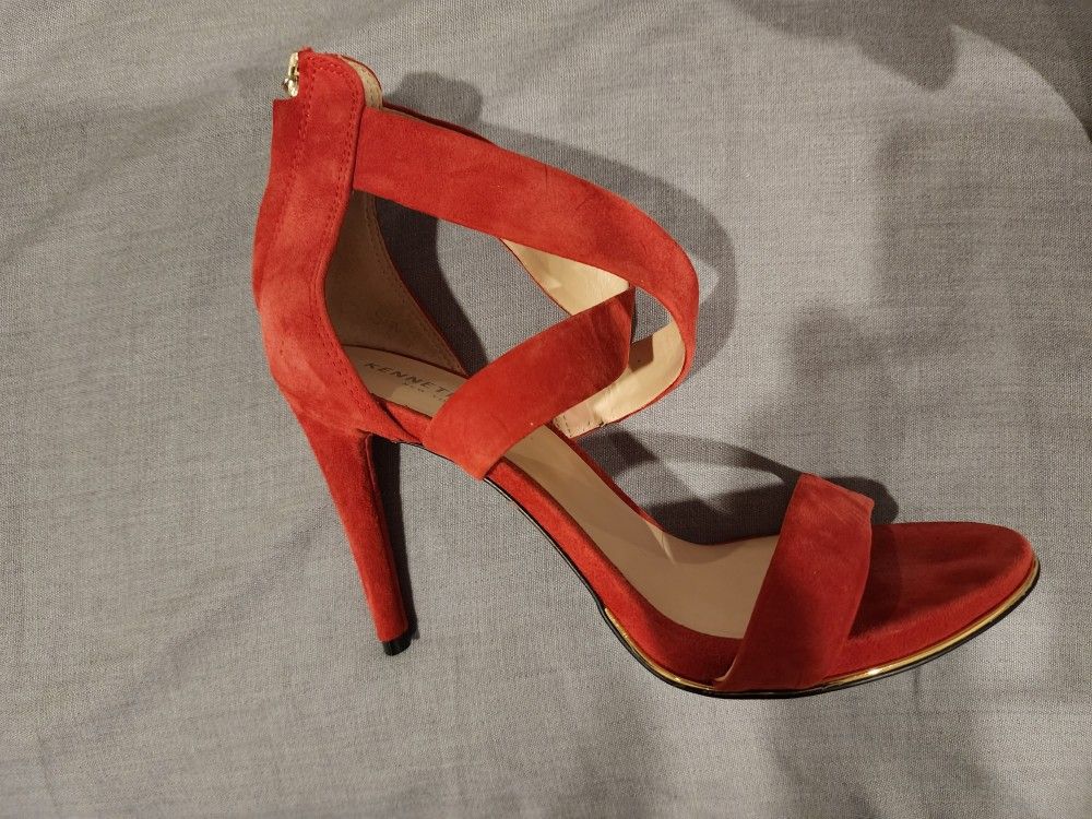 KENNETH COLE RED SUEDE HEEL
